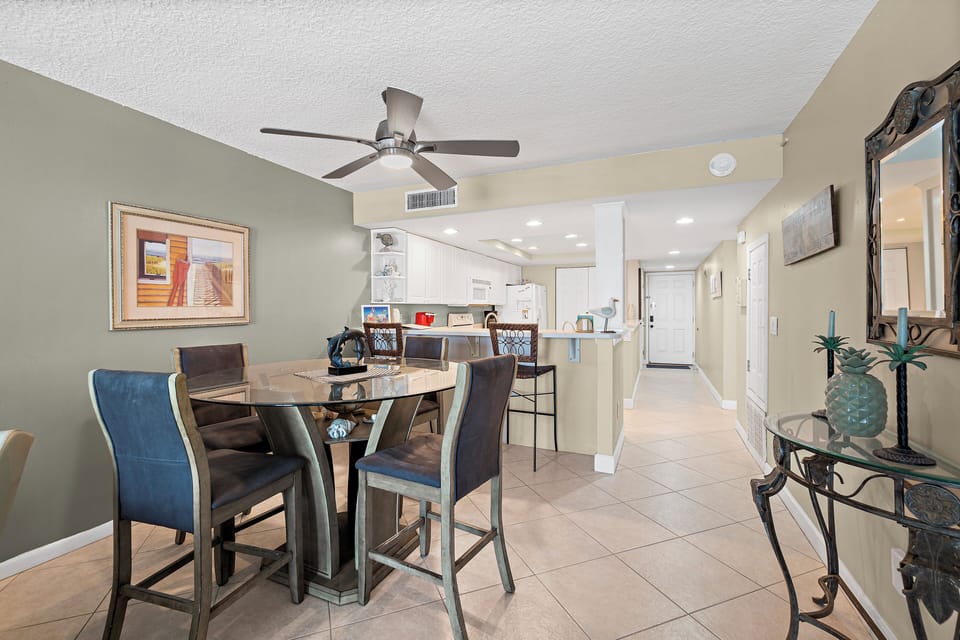 Dining room
