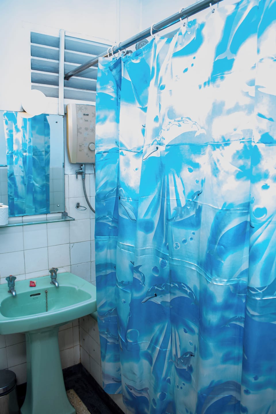 Separate tub and shower, free toiletries, slippers, towels