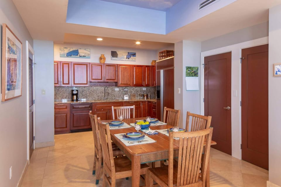 Kitchen &amp; Dining