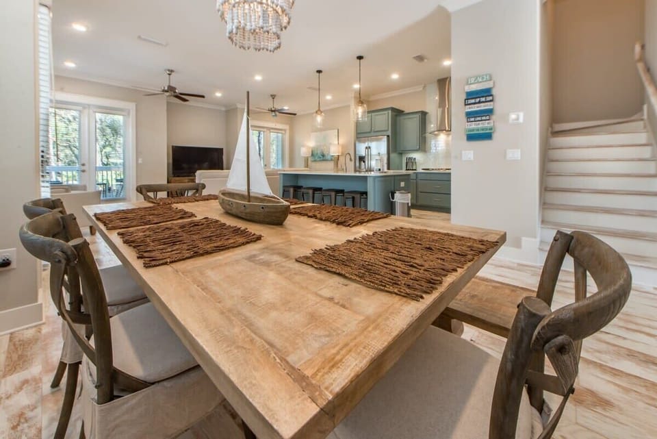 Overhead Chandelier to Keep Dinner's Atmosphere