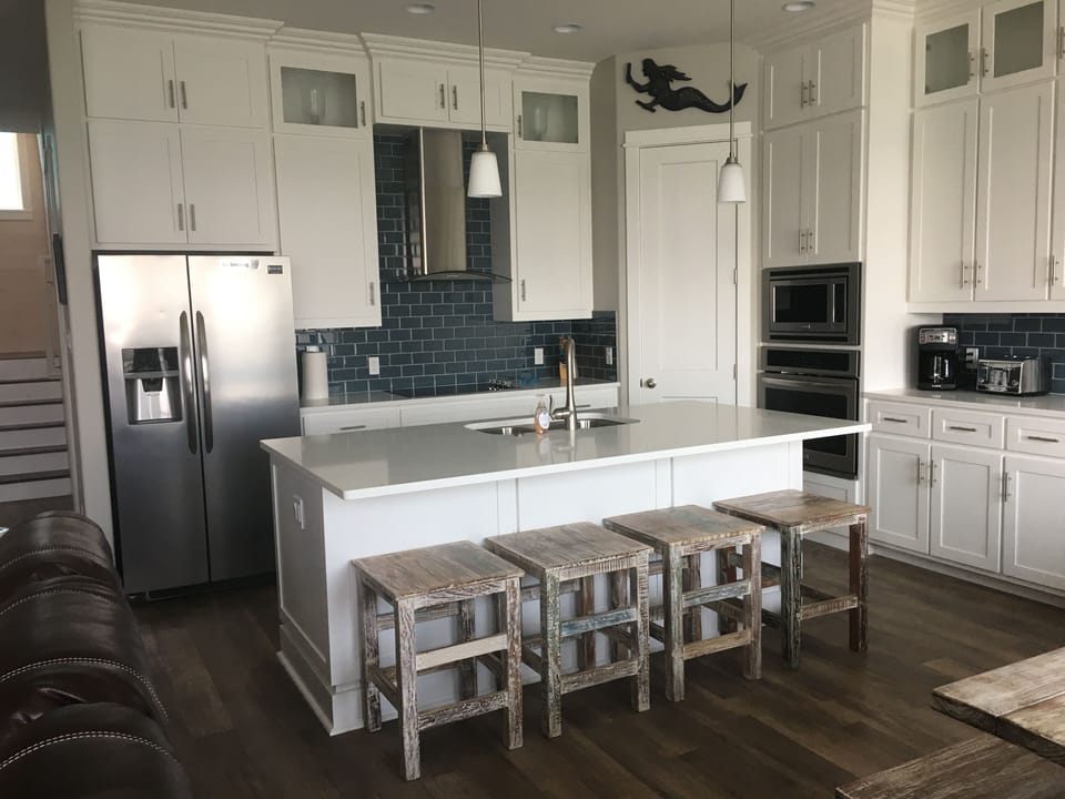 Large fully equipped kitchen.