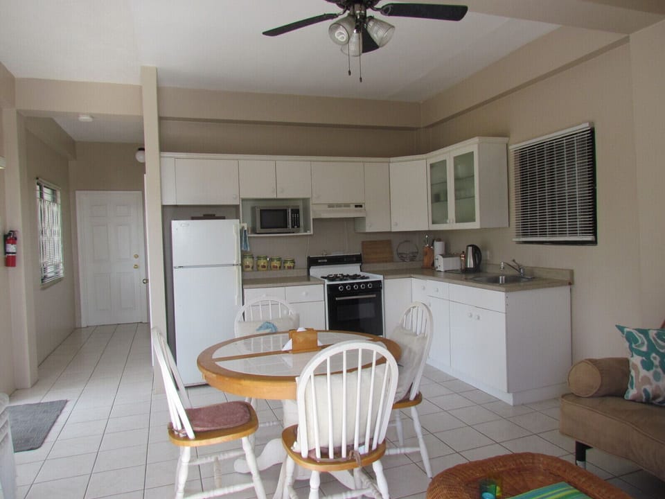 Fully equipped kitchen for short or long stays