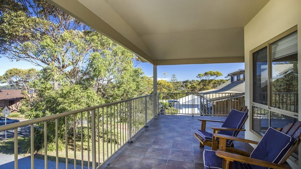 Balcony upstairs front 