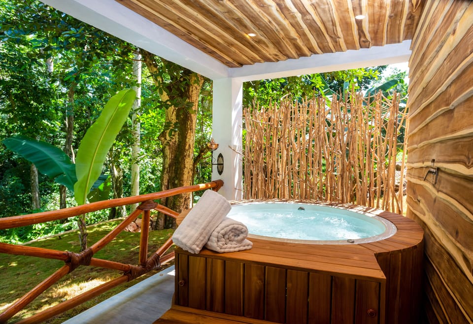 Outdoor spa tub