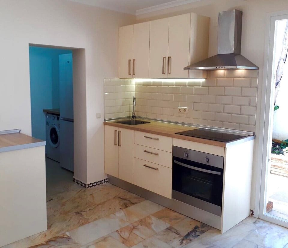 Kitchen 2 and washingmachine