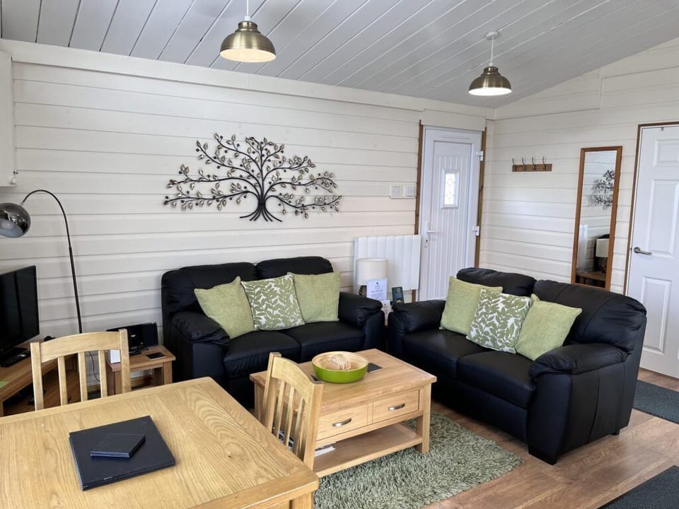 Alberta Lodge
Self Catering Holiday Lodge
Cedar Springs, Heacham, Norfolk