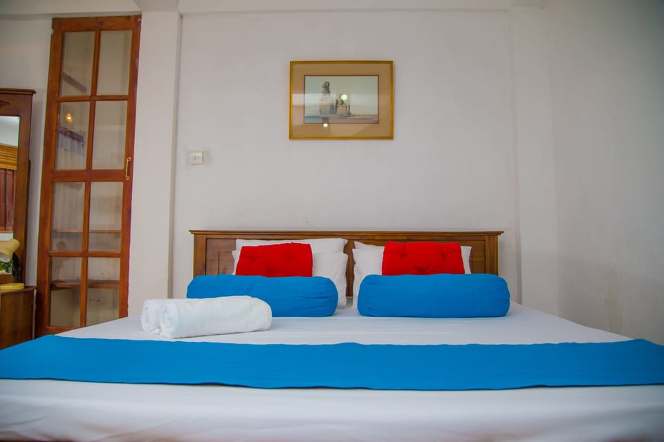 Deluxe Room, Accessible, Garden View | Individually decorated, individually furnished, desk, blackout drapes