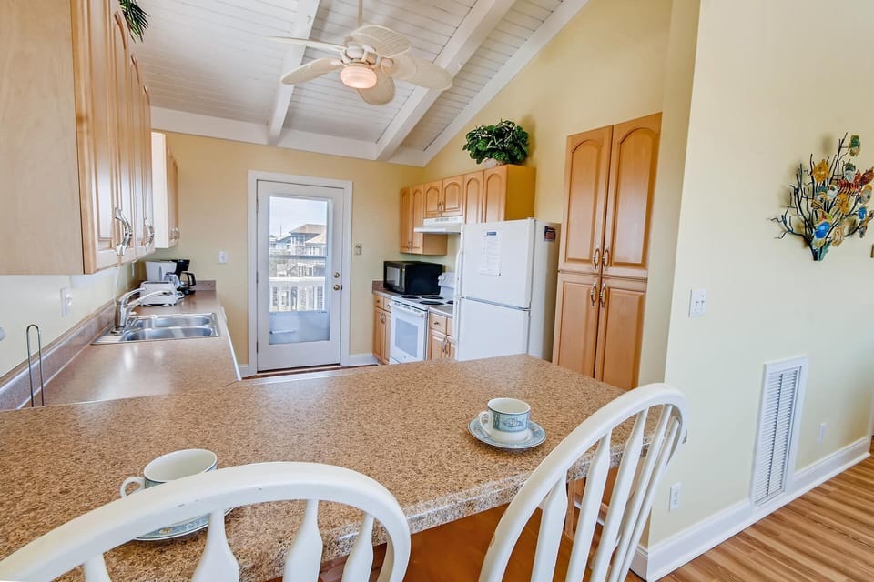 Surf-or-Sound-Realty-2-Dunes-860-Kitchen-1