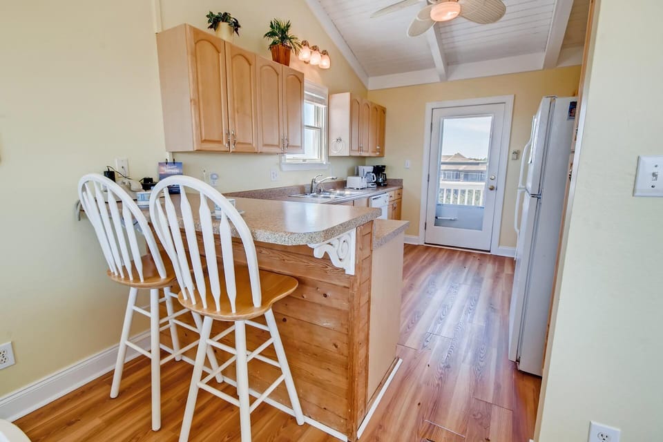 Surf-or-Sound-Realty-2-Dunes-860-Kitchen-2