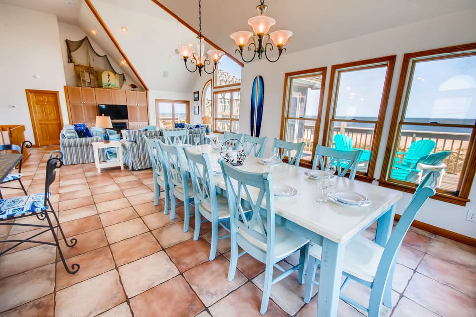 Surf-or-Sound-Realty-Landshark-30-Dining-Area-2