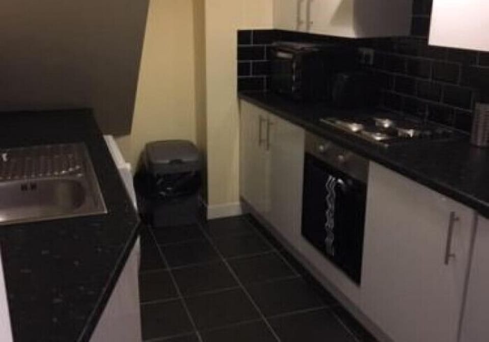 Basic Apartment, Accessible | Private kitchen | Shared fridge, microwave, coffee/tea maker, electric kettle