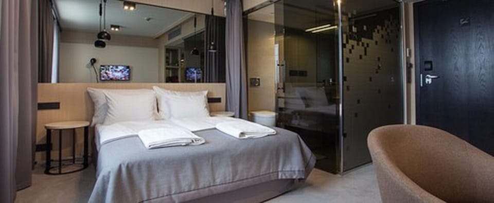 Comfort Room | Premium bedding, pillowtop beds, in-room safe, desk
