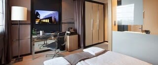 Comfort Room | Living area | 32-inch flat-screen TV with satellite channels, TV