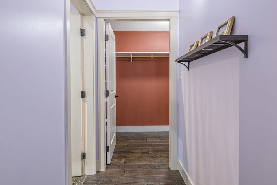Master Bedroom - Large Walk in Closet 