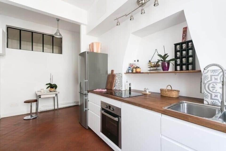 fully equipped new brand kitchen