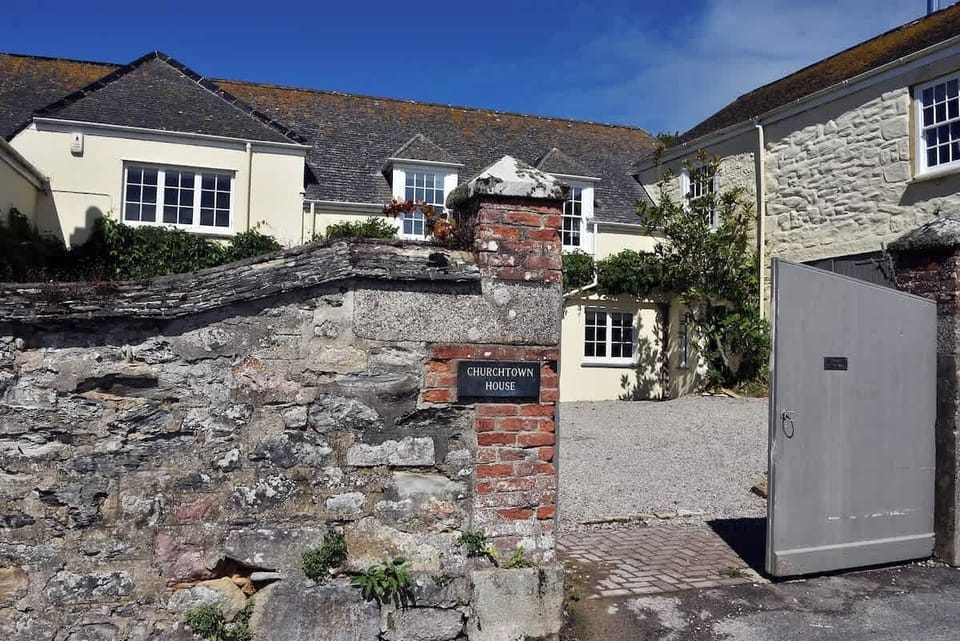 Churchtown House Gates to Courtyard