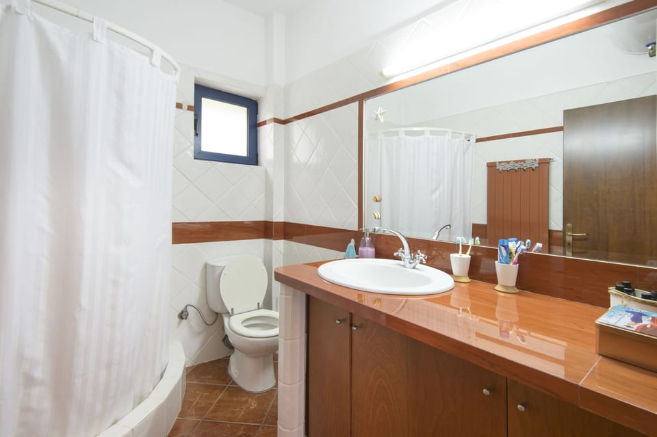 Ground floor bathroom