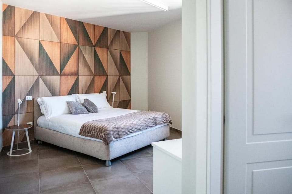 Standard Double Room | Minibar, desk, soundproofing, free WiFi