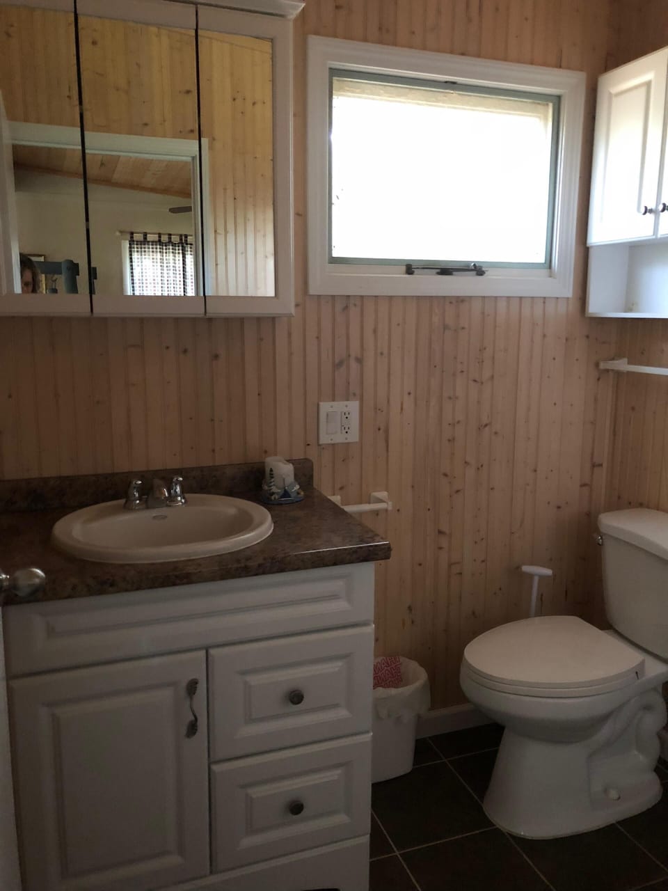 nice full bath with a tiled shower. clean!