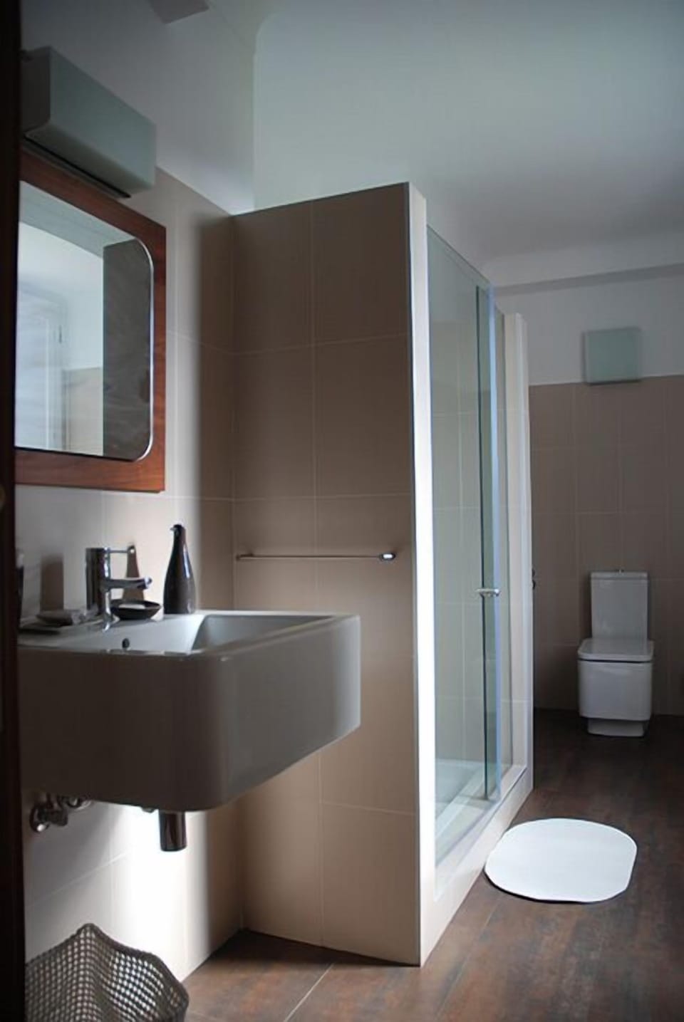 Double Room, Non Smoking, Mountain View | Bathroom | Shower, free toiletries, hair dryer, towels