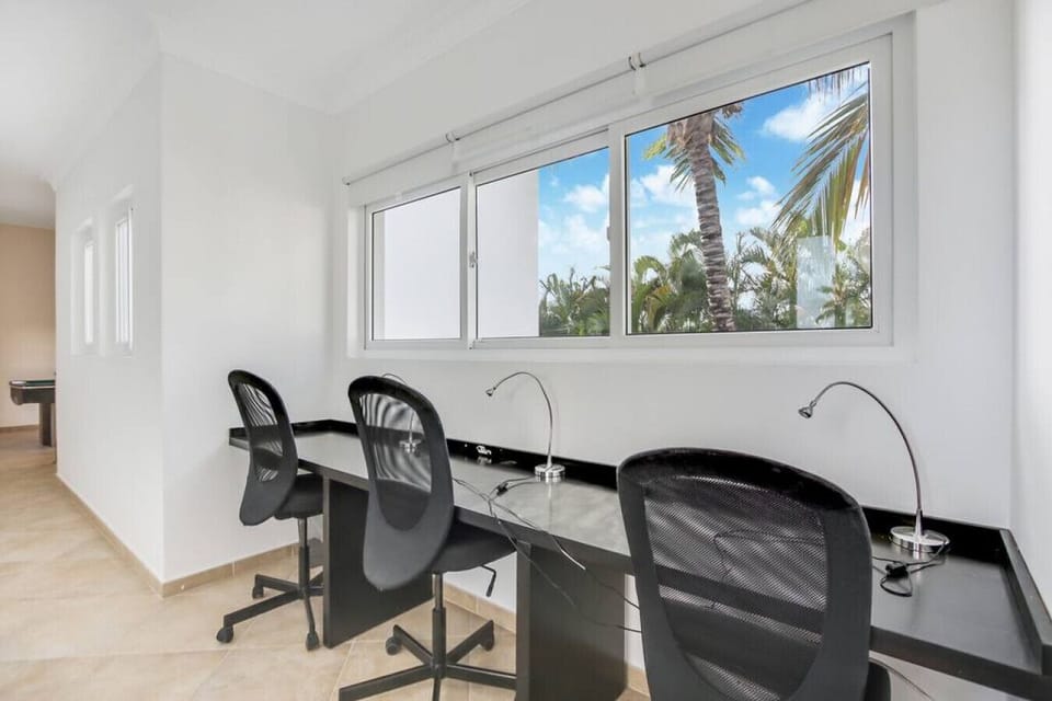 Office space upstairs at Lake View Villa