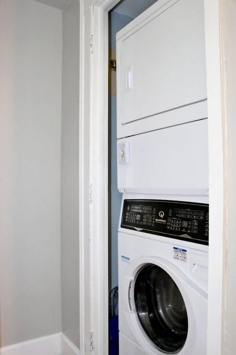 Accessible complimentary washer and dryer service