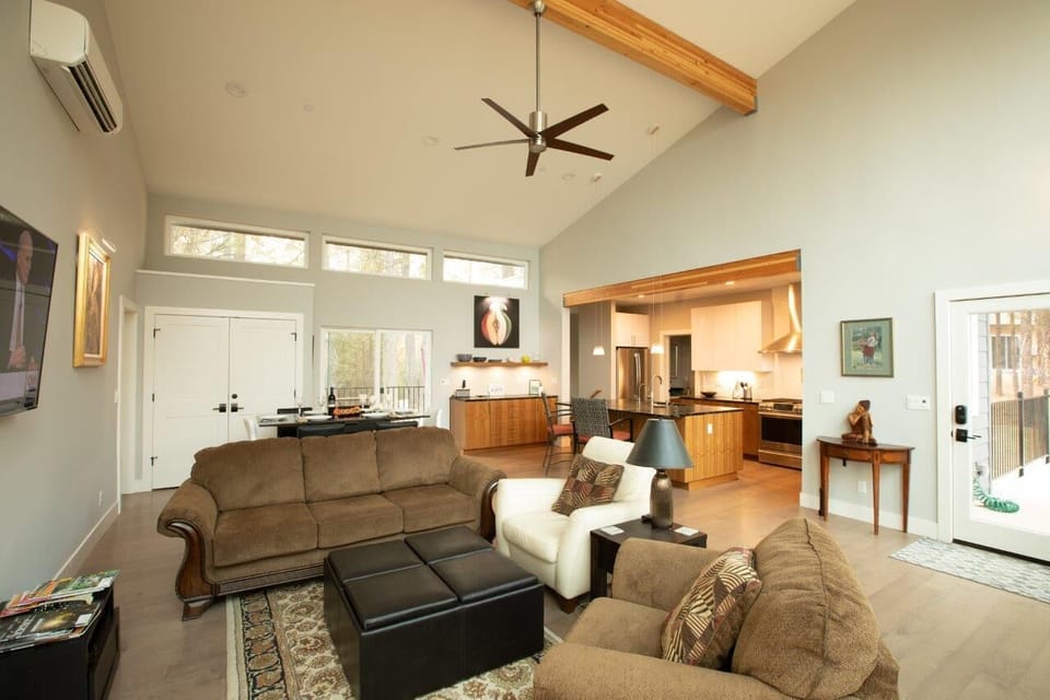 Upstairs grand room