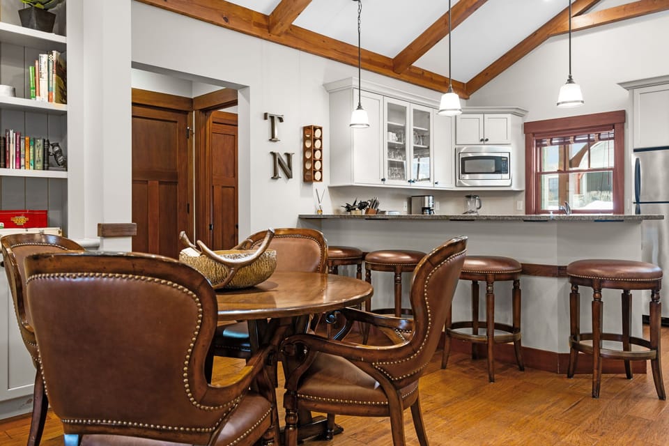 Dining Area to Kitchen