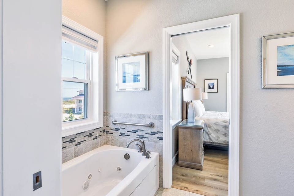 Top-Level King Master Bathroom
