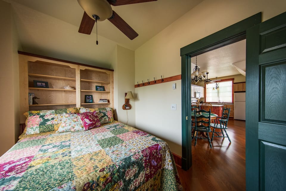 Bedroom
There is nothing more important that a good night's sleep. Our plush queen bed with ample pillows and warm bedding provides this for you.