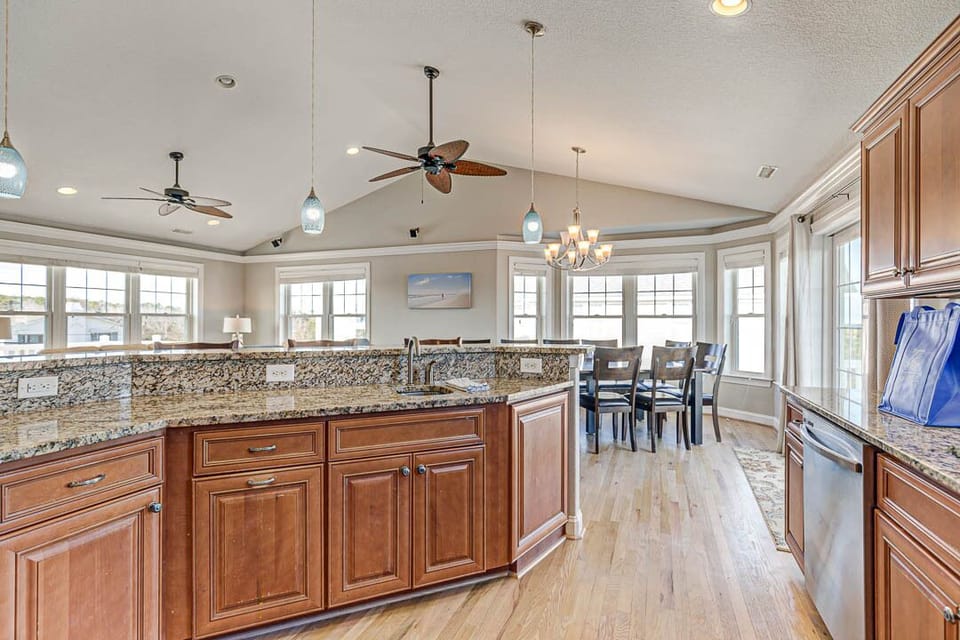 Top-Level Kitchen with Bar (seats 3)