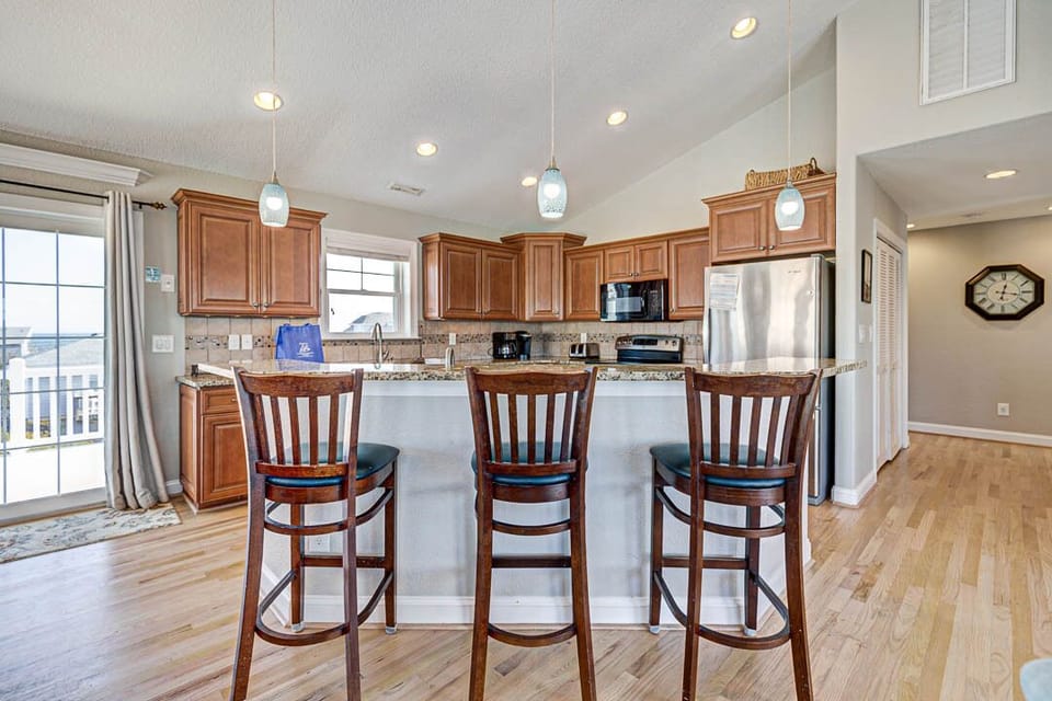 Top-Level Kitchen with Bar (seats 3)