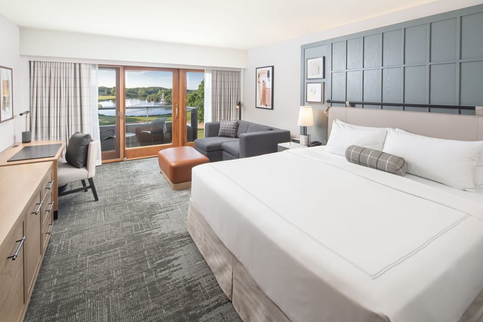 Superior Room, 1 King Bed, Golf View, Lakeside | Golf view