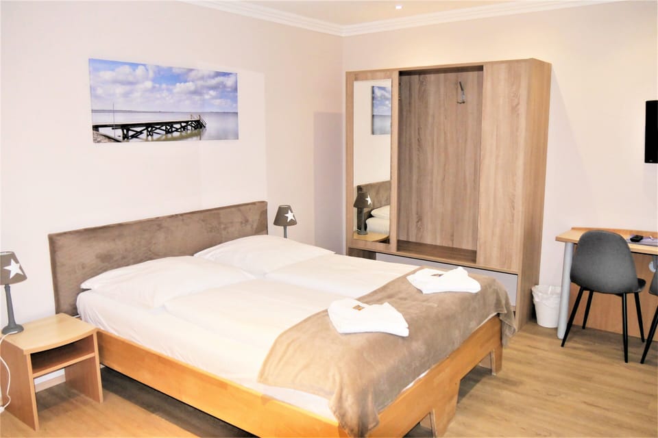 In-room safe, desk, free WiFi, bed sheets