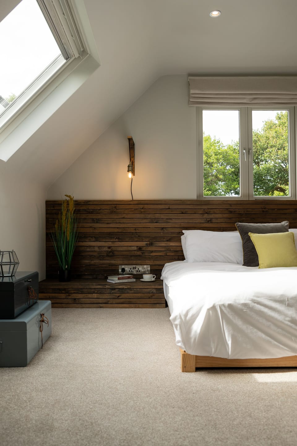 Hypo-allergenic bedding, iron/ironing board, free WiFi, bed sheets