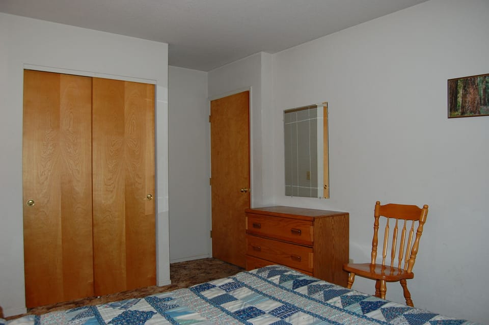 Bedroom 3, reverse angle