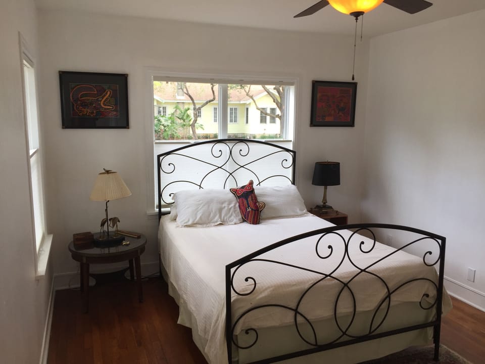 Queen Bed, Ceiling light and fan