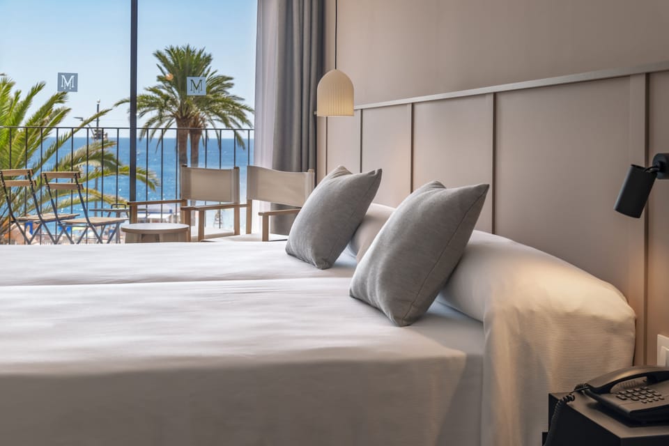 Minibar, soundproofing, free WiFi, bed sheets