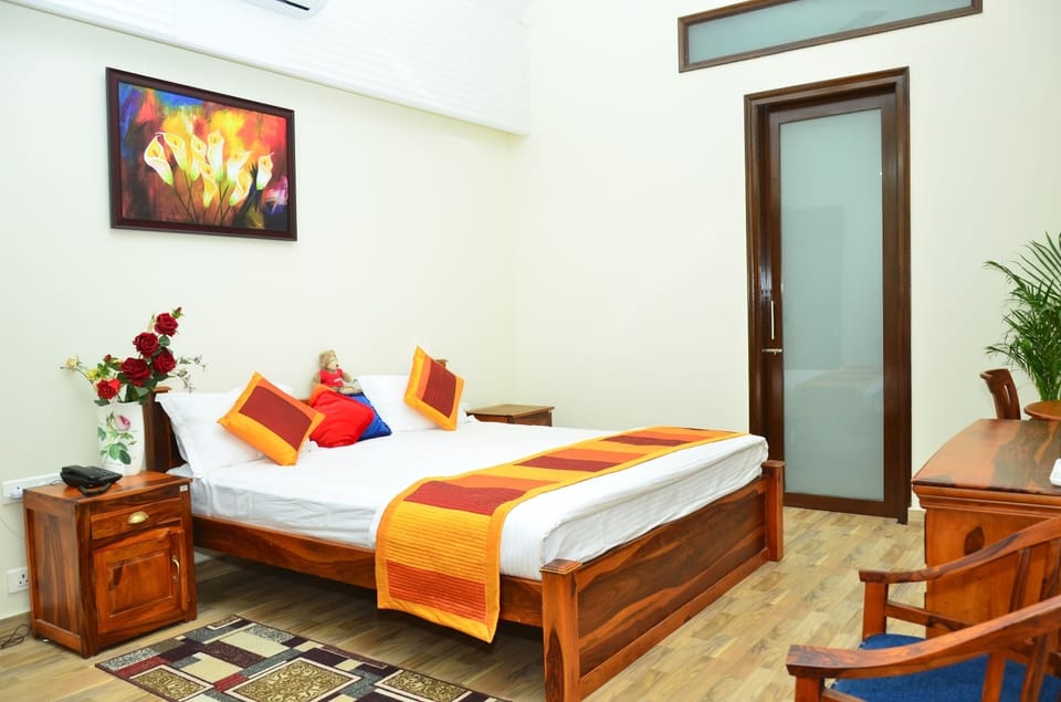 In-room safe, desk, soundproofing, free WiFi