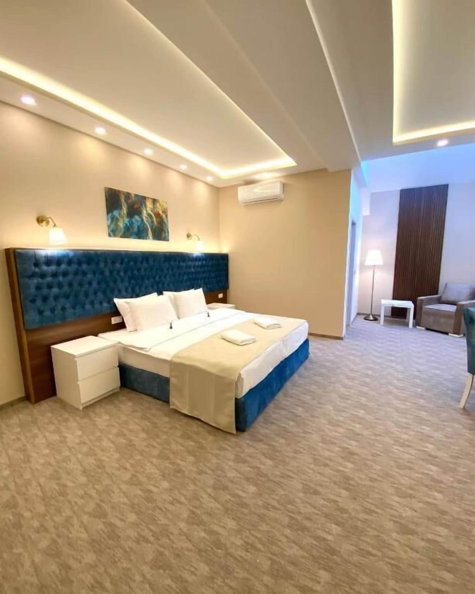 In-room safe, individually decorated, individually furnished, desk