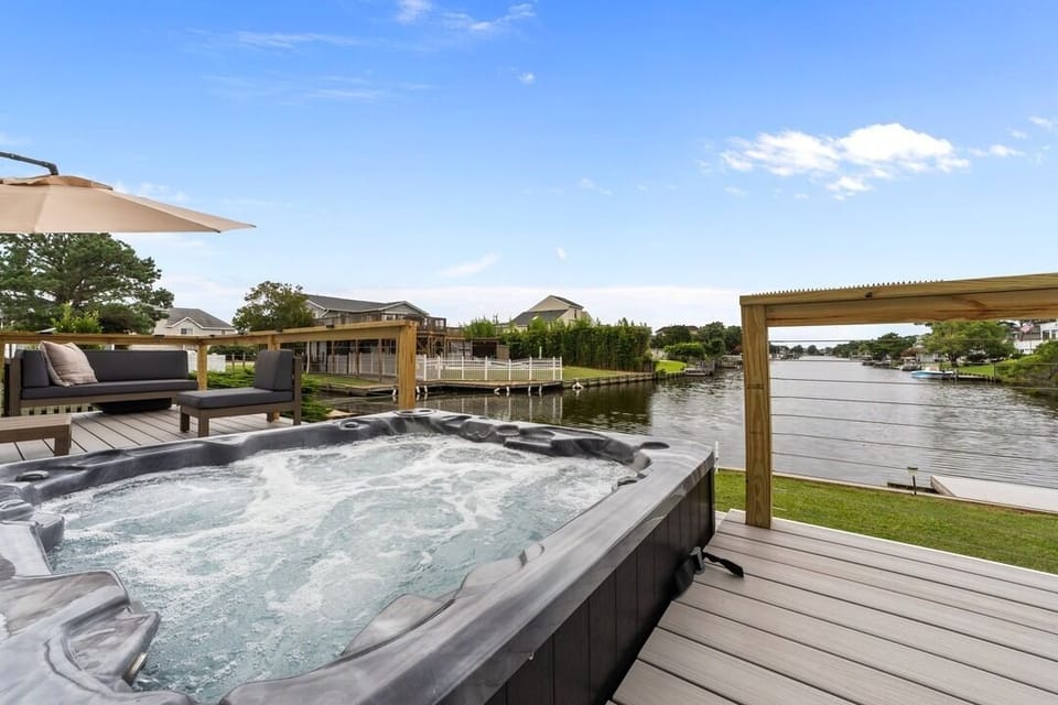 Hot tub