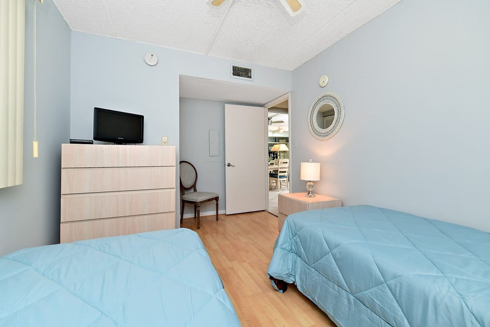 Bedroom 2 with 2 Twins