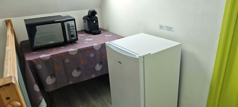 Family Room (Orchidée) | Mini-refrigerator