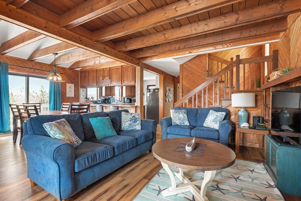 DU606: Fiddlin' Around | Mid Level Living Area