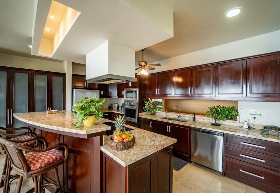 Oven, microwave, Ninja blender, rice cooker, coffeemaker