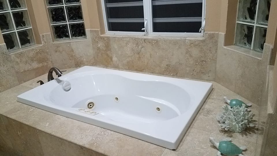 Jacuzzi Tub