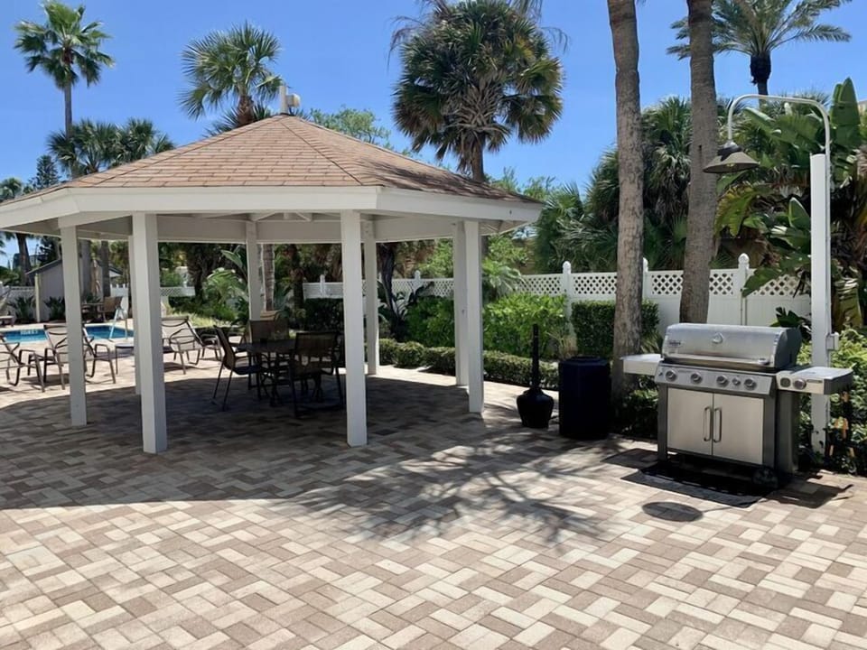 Gazebo and gas BBQ Grill by 2nd pool