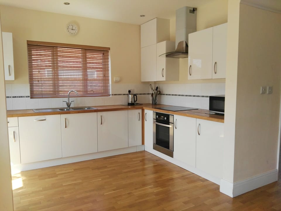 The well equipped kitchen