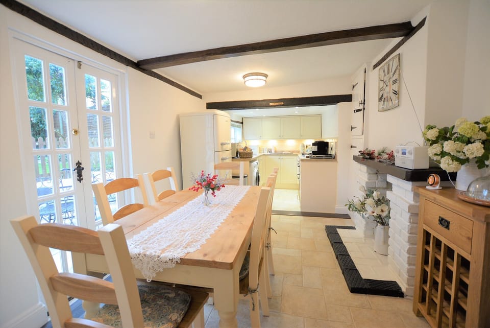 The kitchen/ dining area.