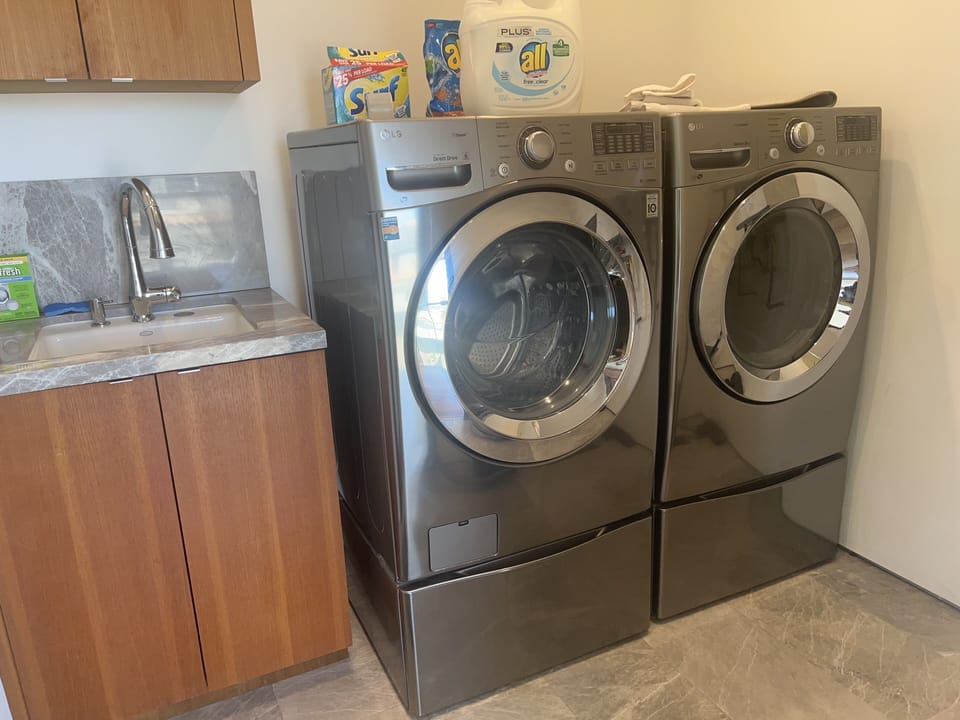 3 rd floor washer dryer 